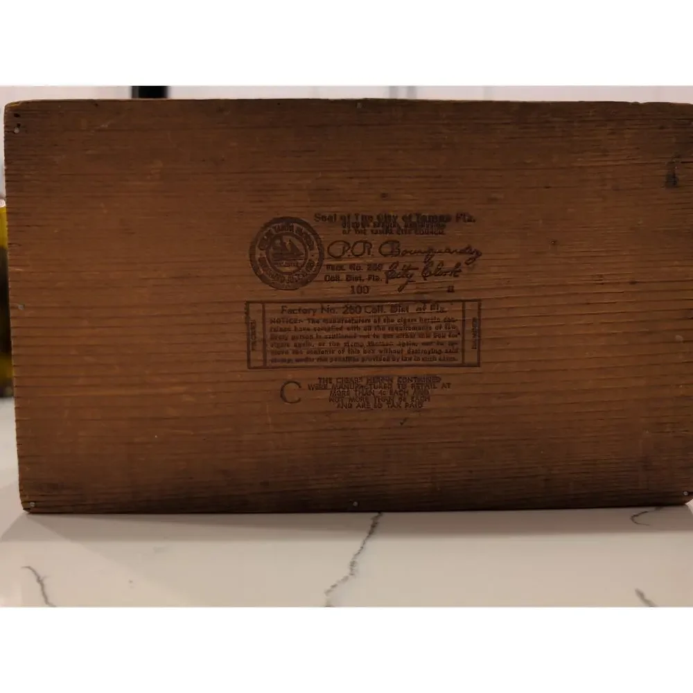 Vintage Vincent Cigar Co Kings Club Naturals Cedar Cigar Box Tampa Florida